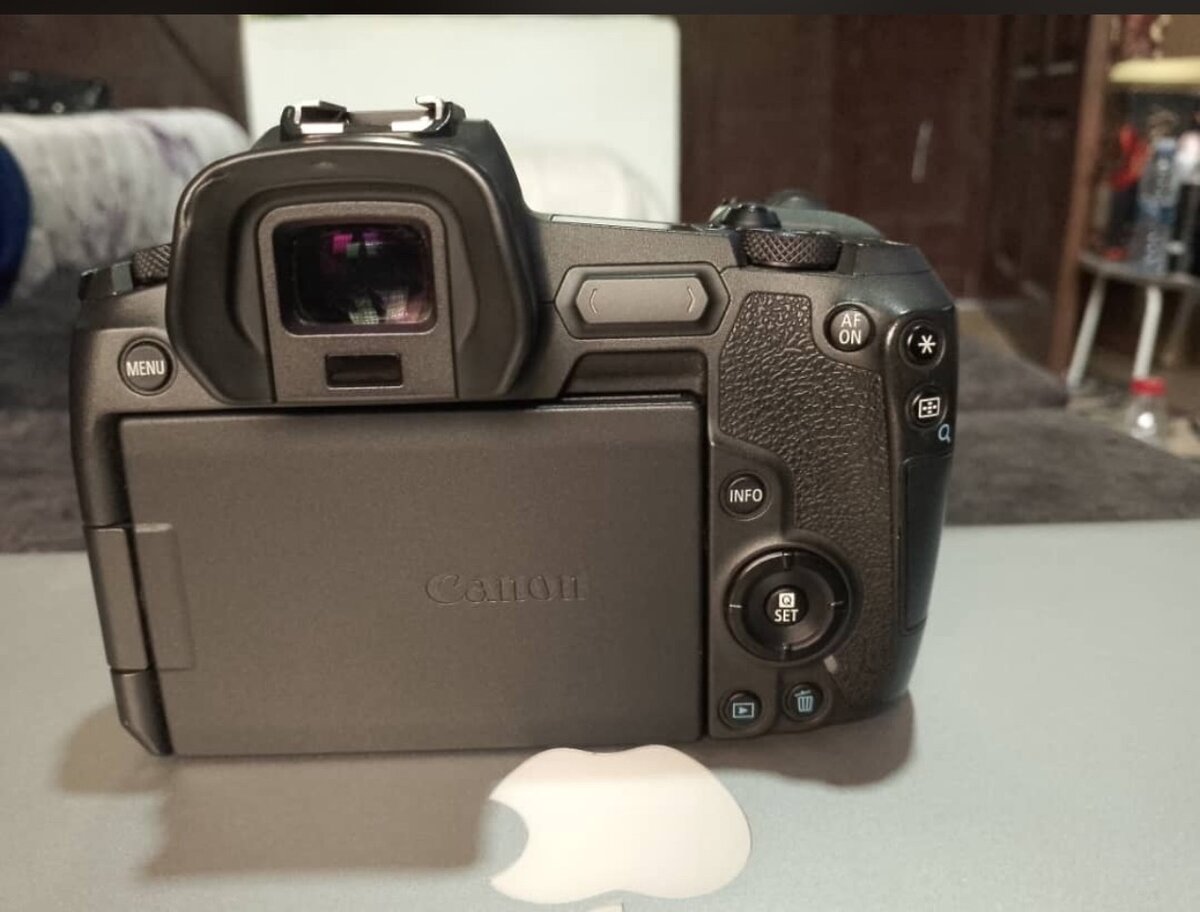 Canon EOS R (Body Only)