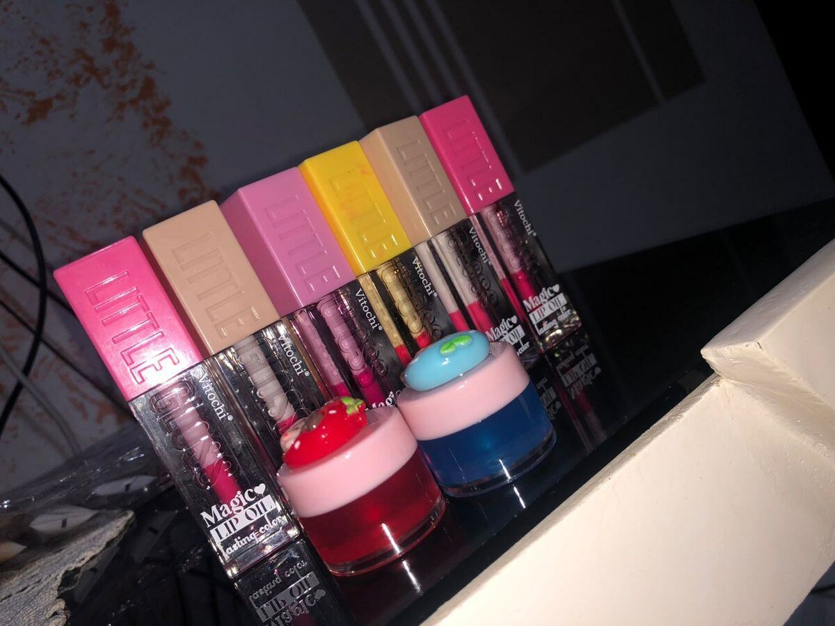 Ensemble de brillants à lèvres colorés