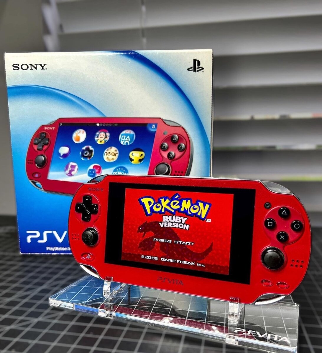 Psvita neuve +30 jeux et une pochette offerte