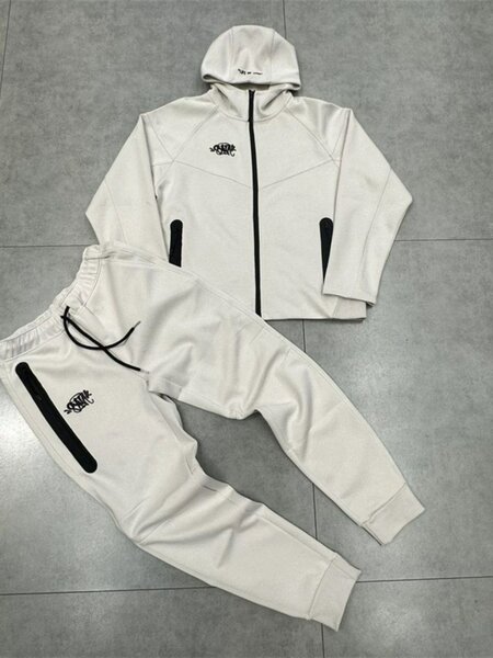 Ensemble de survêtement blanc