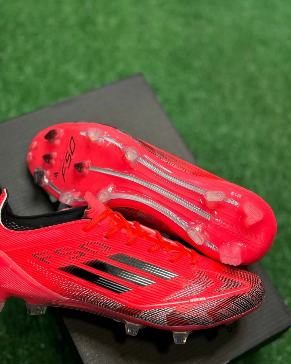 Chaussures de football Adidas F50