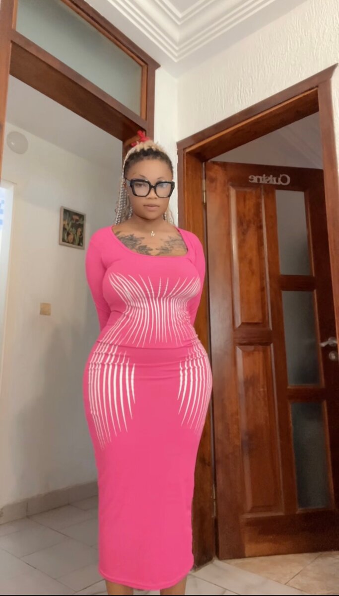 Robe moulante rose élégante