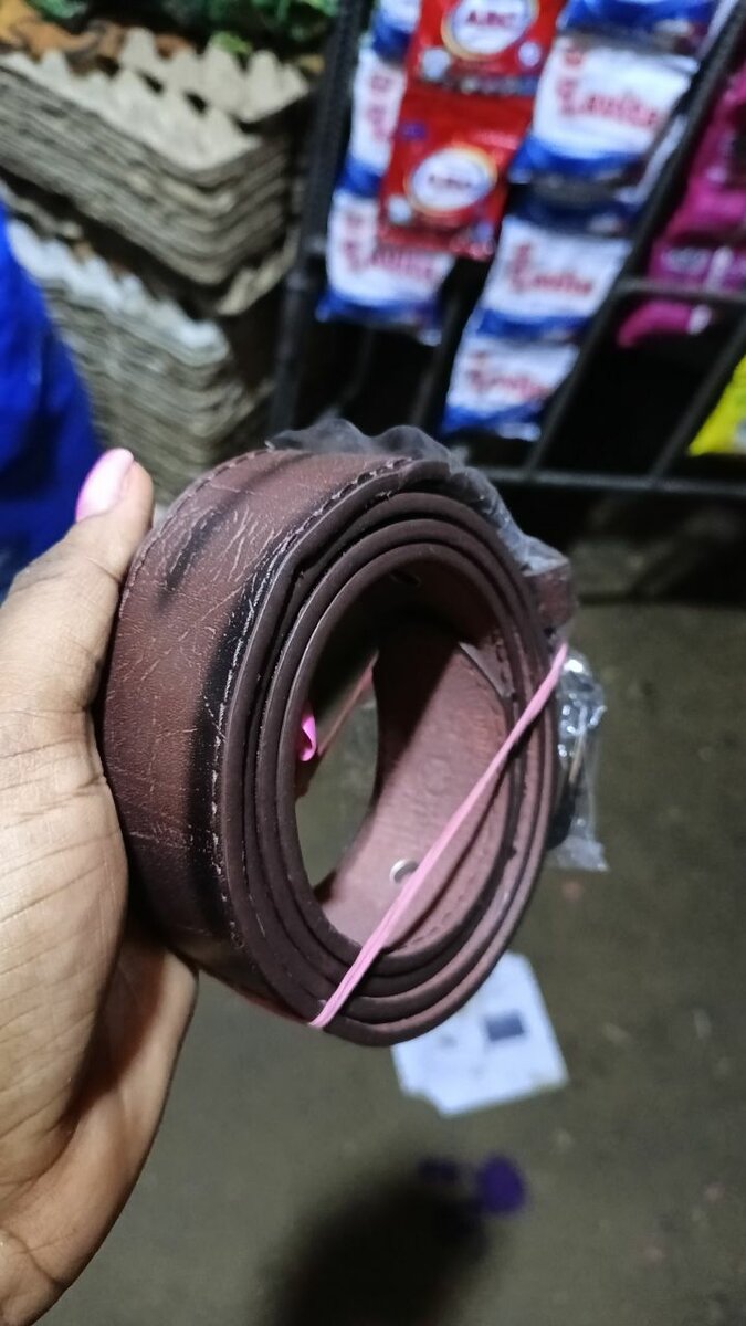 Ceinture en cuir marron robuste