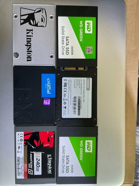 SSD interne SATA d’occasion, lot multi-marques