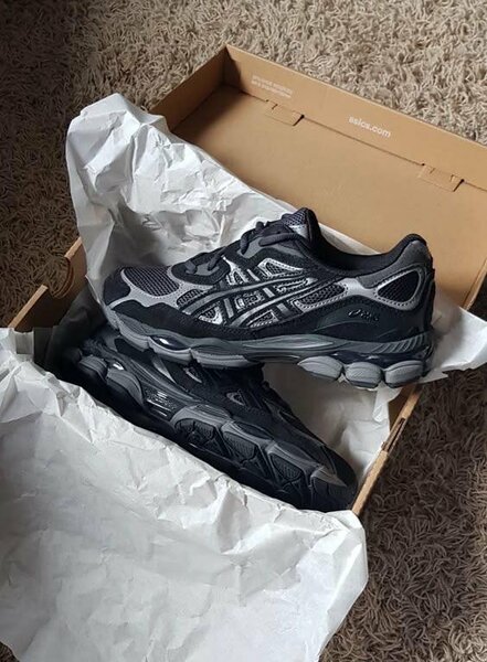 Chaussures de sport Asics tendance