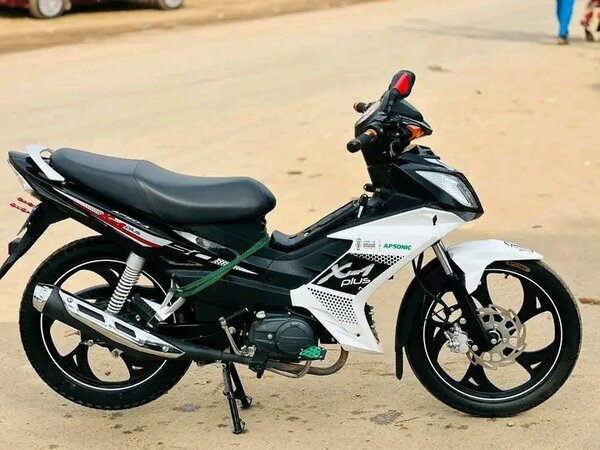 Moto Cross Sport Noir et Blanc