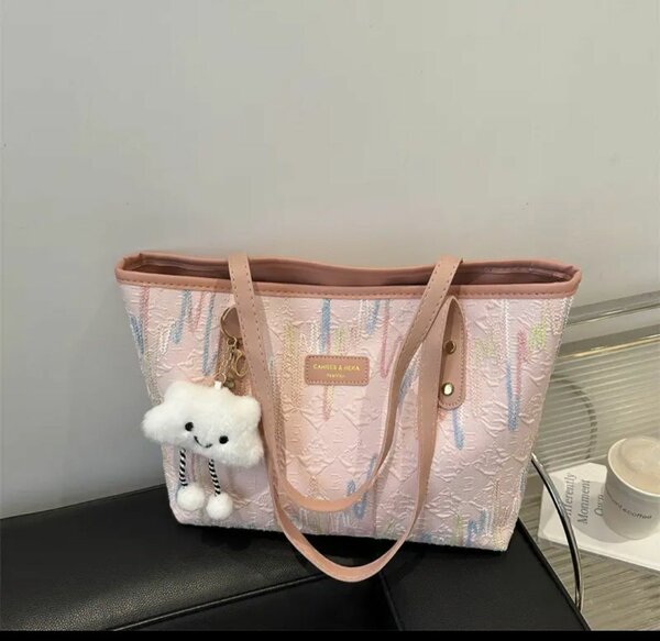 Sac à main rose élégant