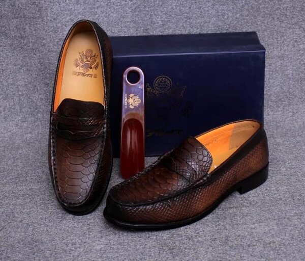 Les chaussures 100% cuir véritable