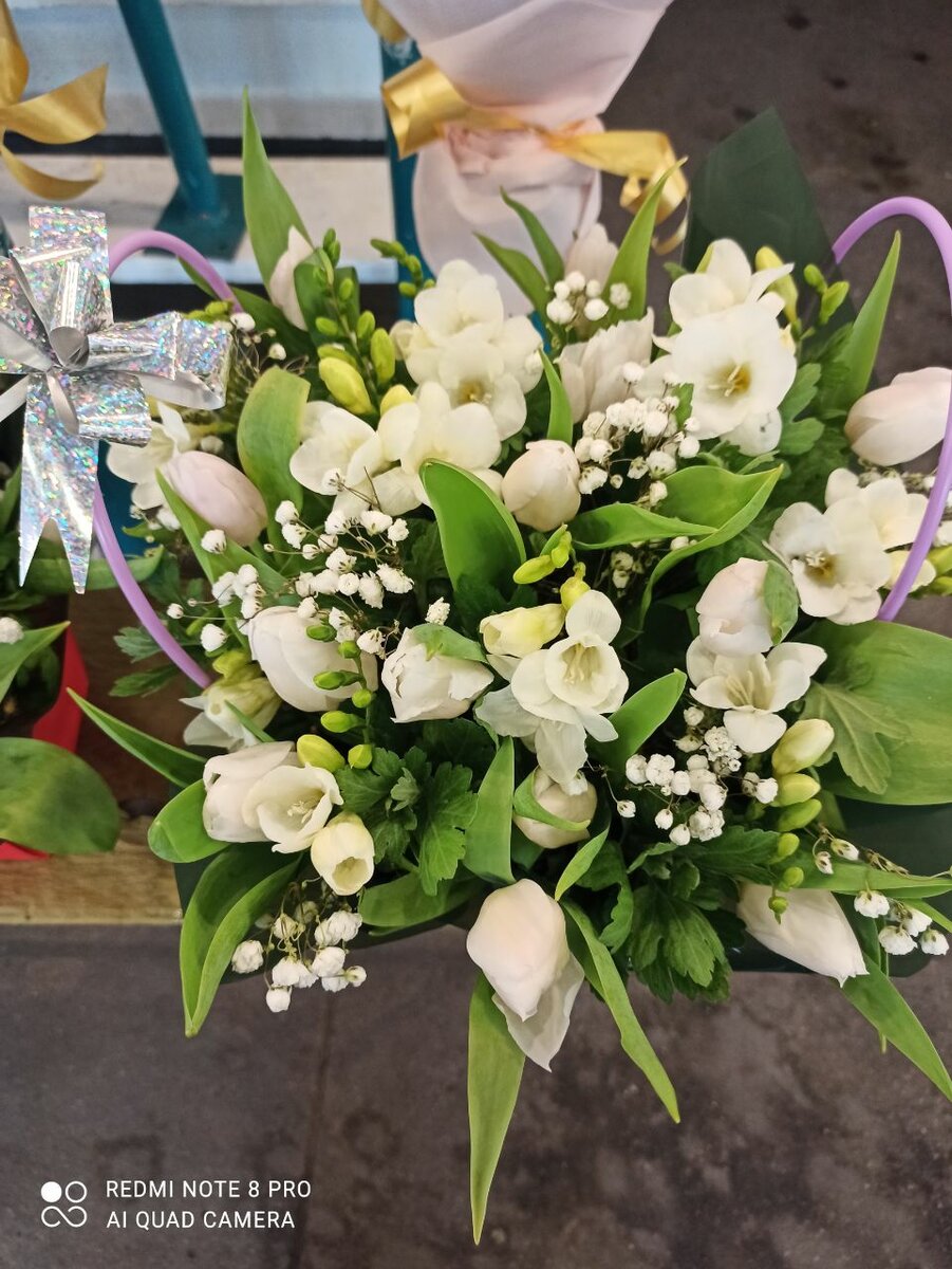 Тюльпан, фрезия