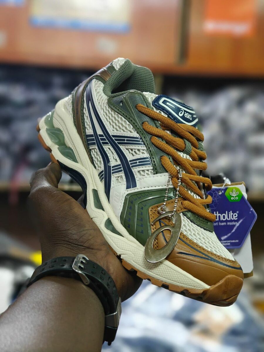 LES KAYANO SONT DISPONIBLES