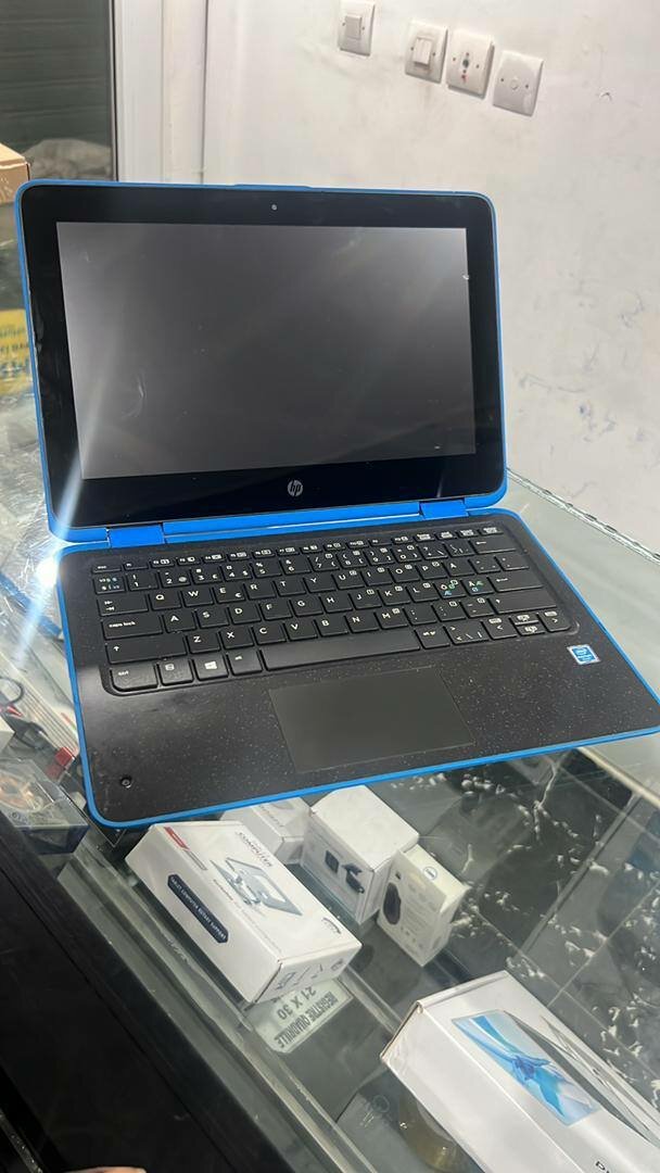 Hp 11E Dual core  4/256 go 95,