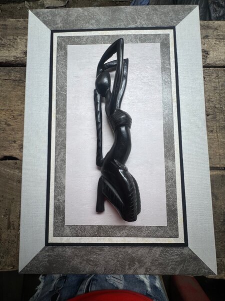 Sculpture murale en bois