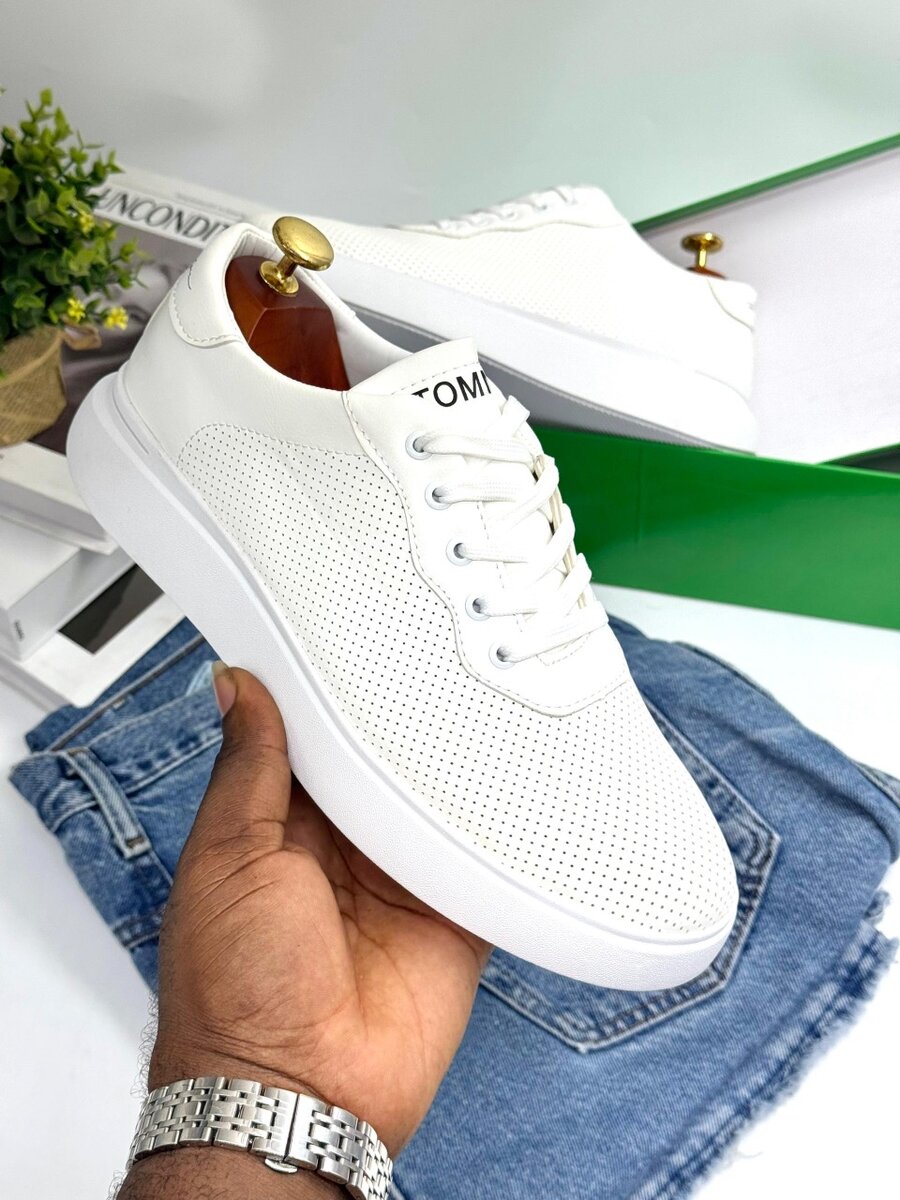 TOMMY HILFIGER ALL WHITE