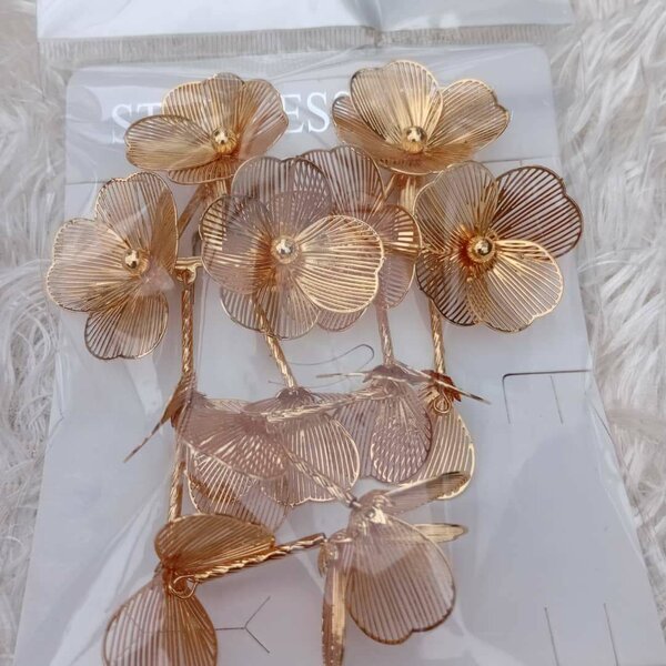 Ornements floraux dorés