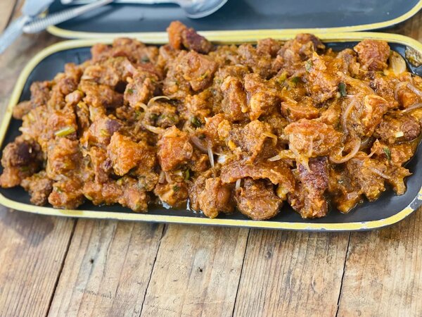 Délicieux plat de viande mijotée