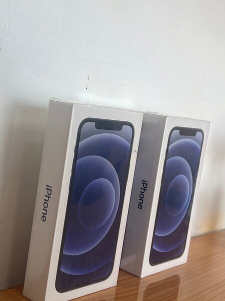 iPhone 12 64Gig gevey unlocked