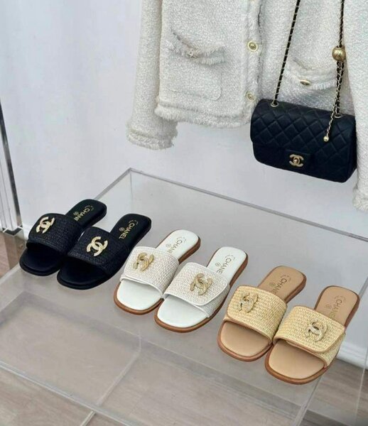 Ladies slippers