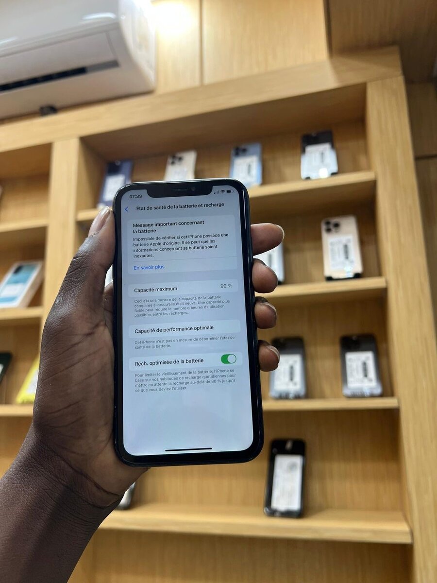 iPhone XR Noir 64GB