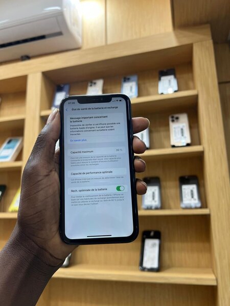 iPhone XR Noir 64GB