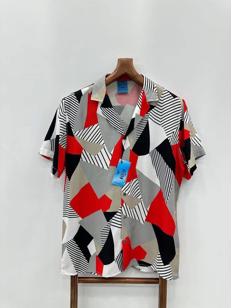 Chemise à motifs colorés