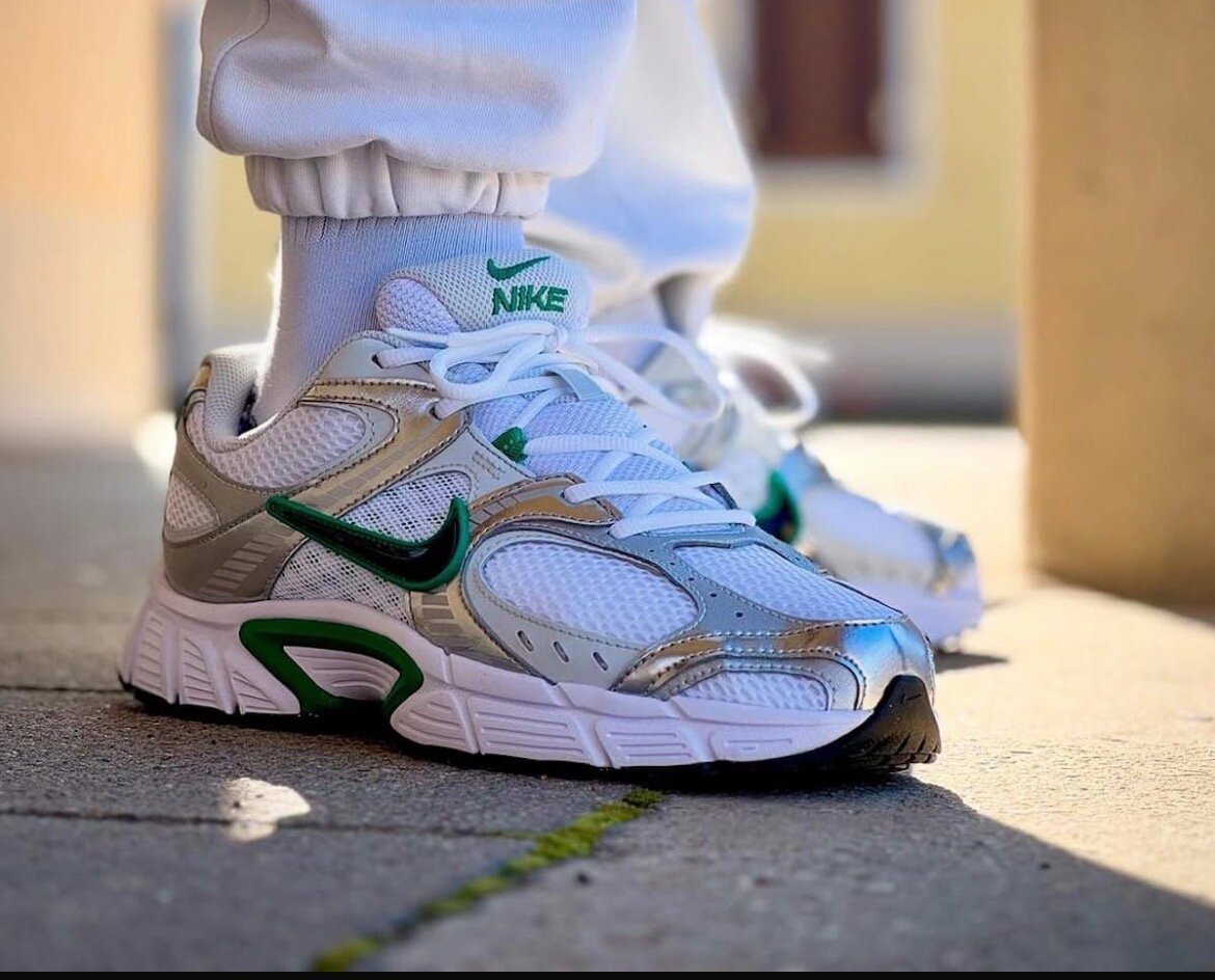 Baskets Nike Air Blanc Argent