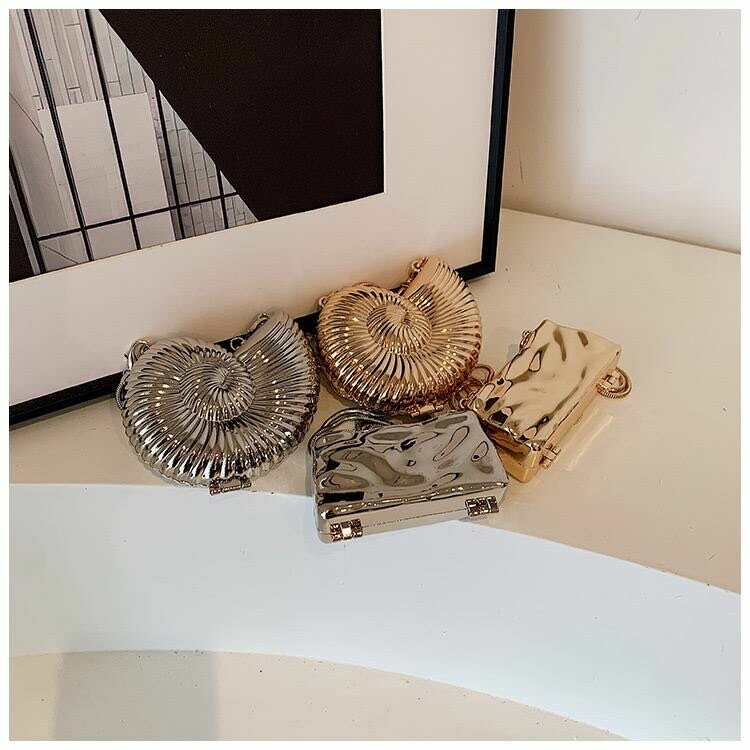 Snail mini purse