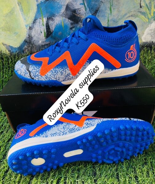 Tack/ futsal/trainers boots