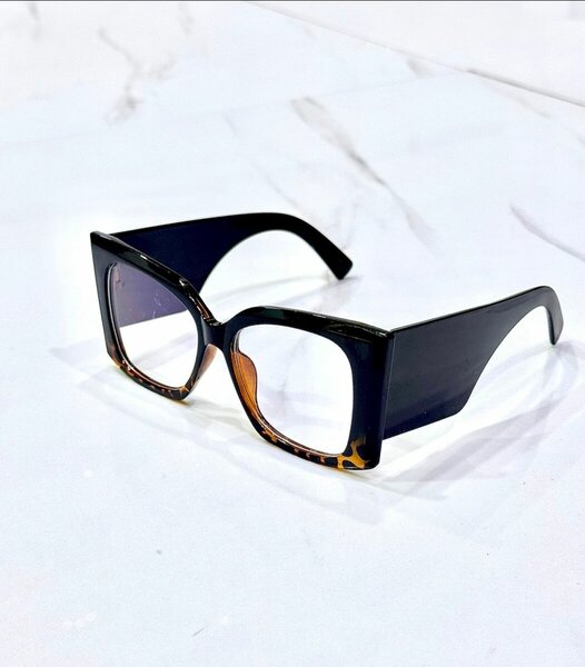 Lunettes carrées rétro chic