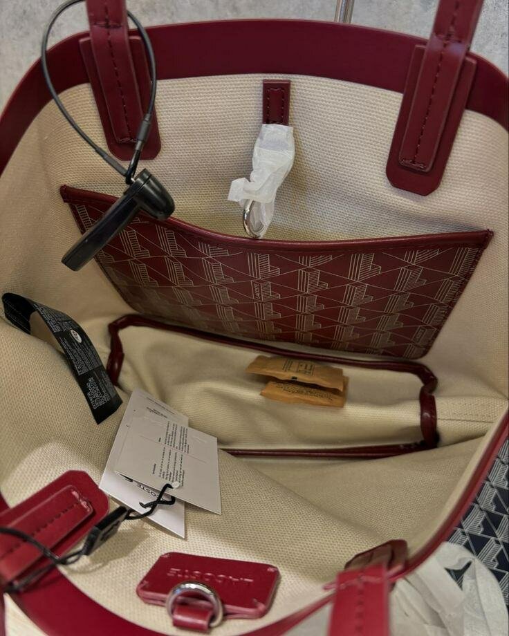 Sac à main en cuir rouge