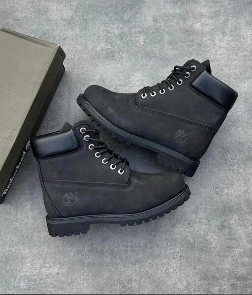 Bottes robustes en cuir noir