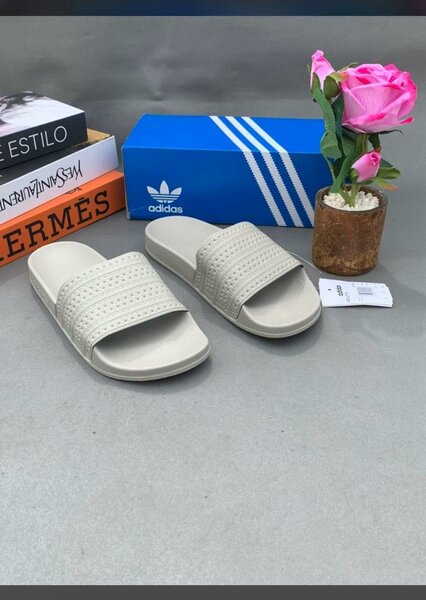 Adidas Claquettes Confortables