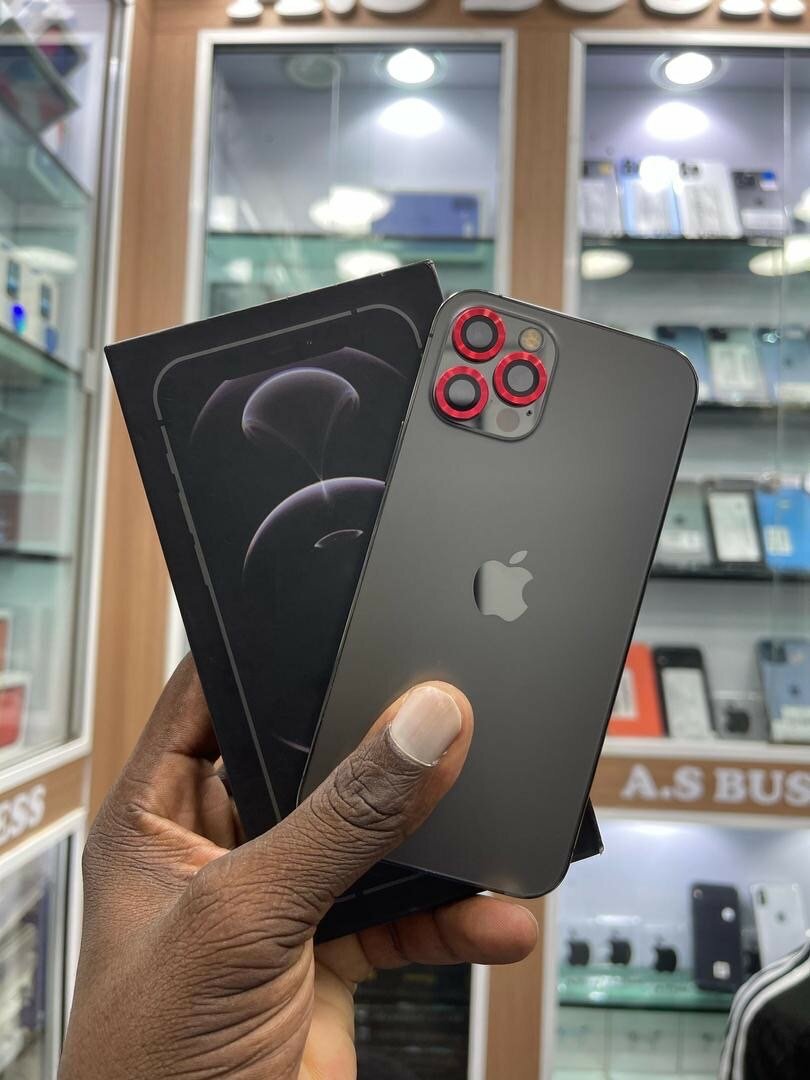 iPhone 12 Pro 128go quasi neuf avec son carton