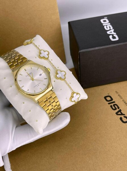 Montre Casio Dorée Élégante