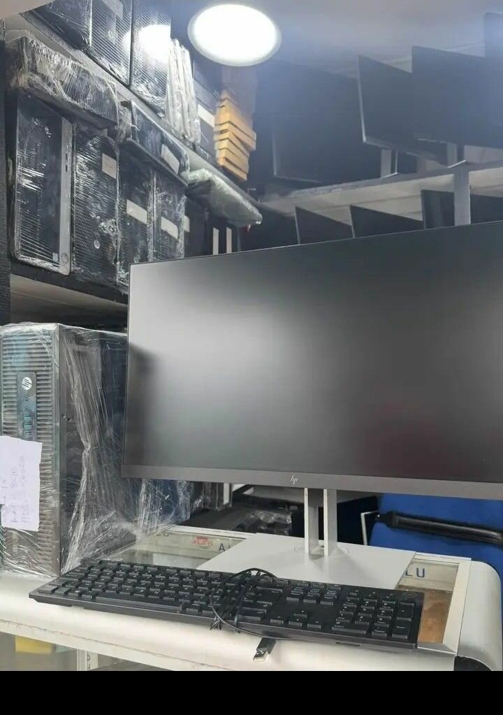 Moniteur PC 24 pouces Full HD