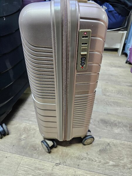 Чемодан из бренда travel car  размеры S 10kg   M 20kg  L 30