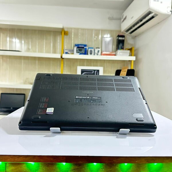 Dell latitude 5400 Core i7 8th