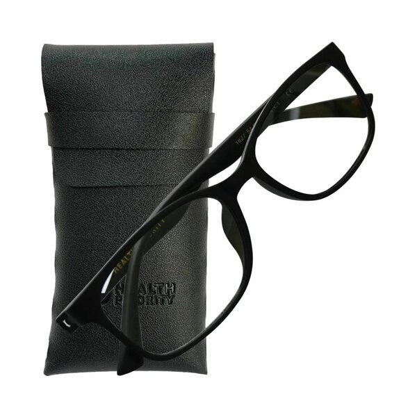 Высокотехнологичные компьютерные очки с черными дужками