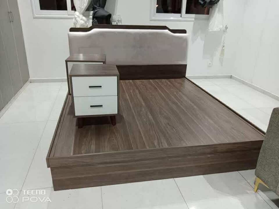 Lit double avec tiroirs intégrés