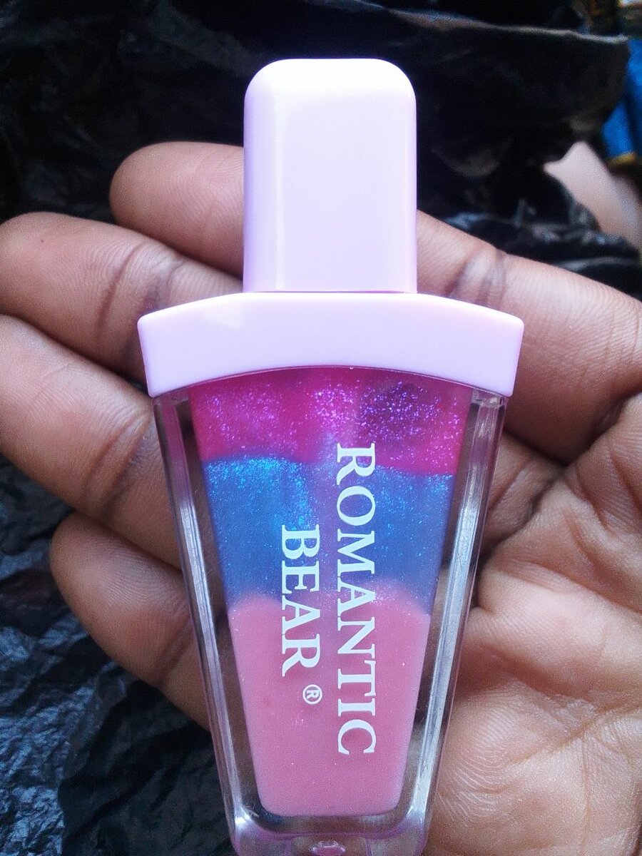 Brillant à lèvres scintillant