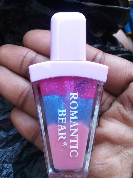 Brillant à lèvres scintillant