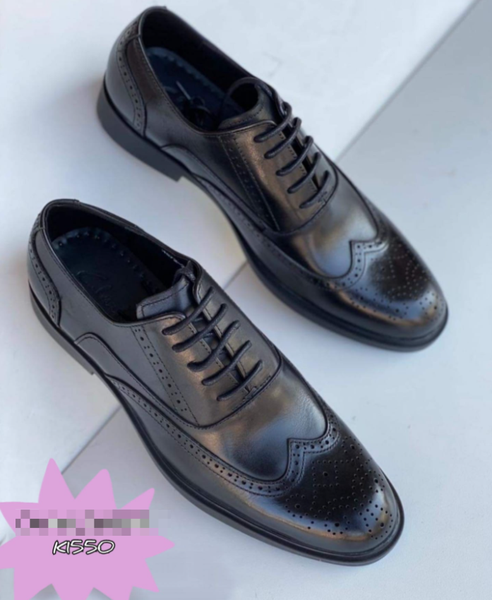 men's model leather shoes,