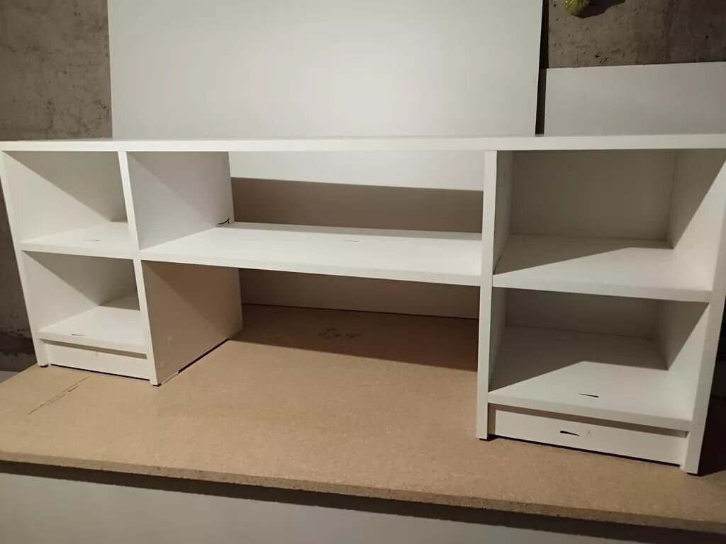 Тумба под ТВ. Размер 120*45*30. Длина высота глубина.