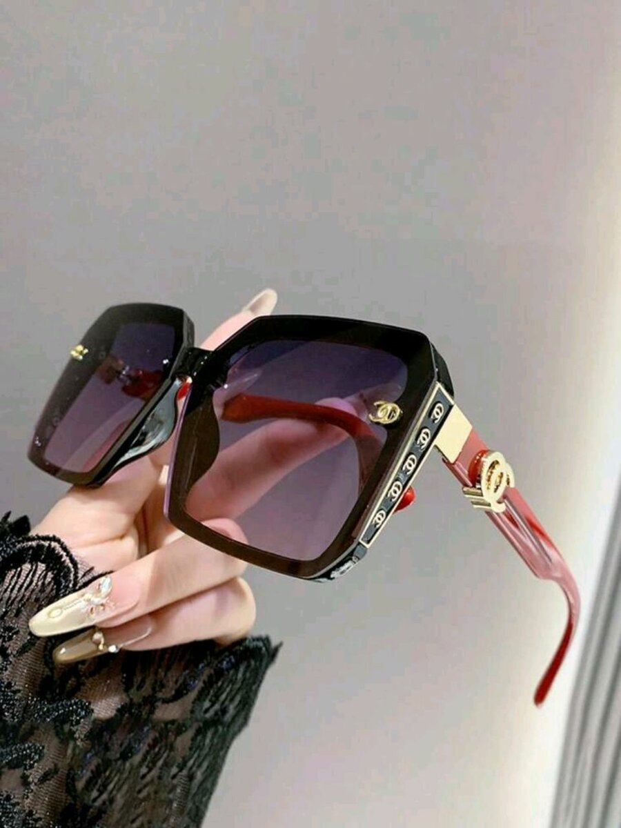 Lunettes de soleil carrées élégantes