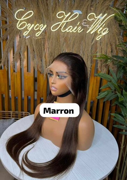 Péruvienne disponible