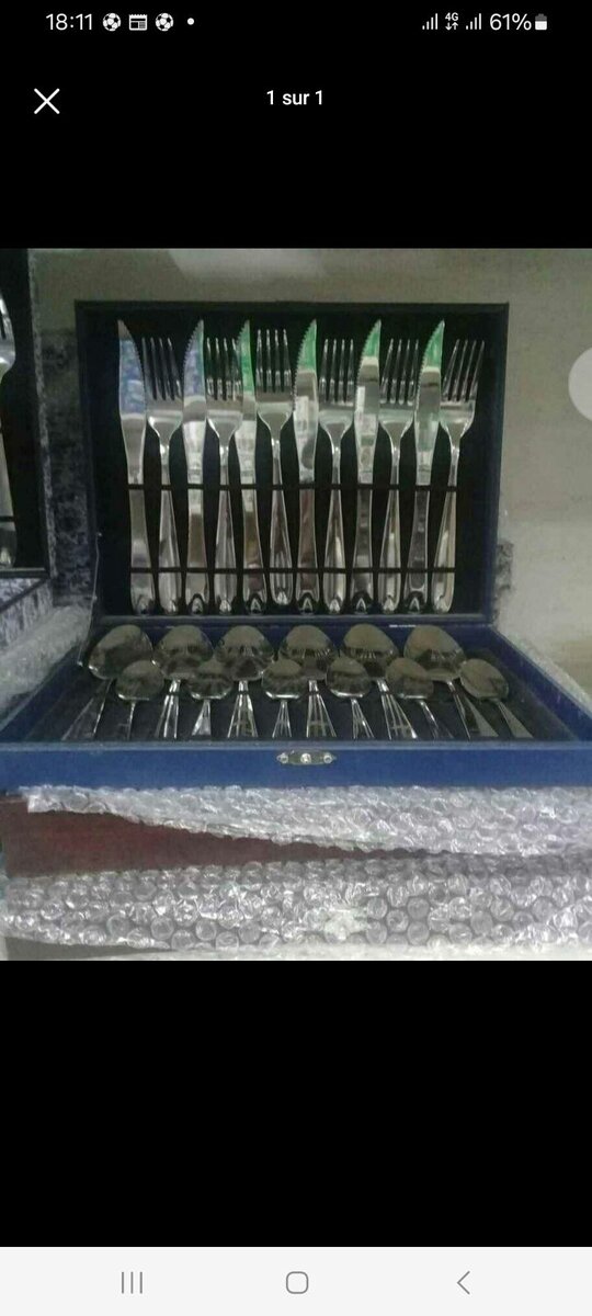 Coffret de 6 cuillère 6 fourchette et 6 couteaux