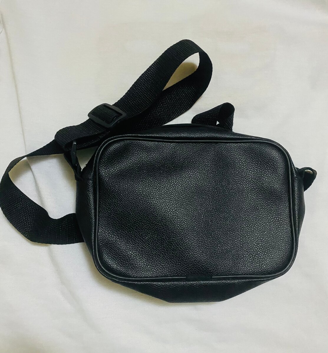 Sacoche en cuir noir