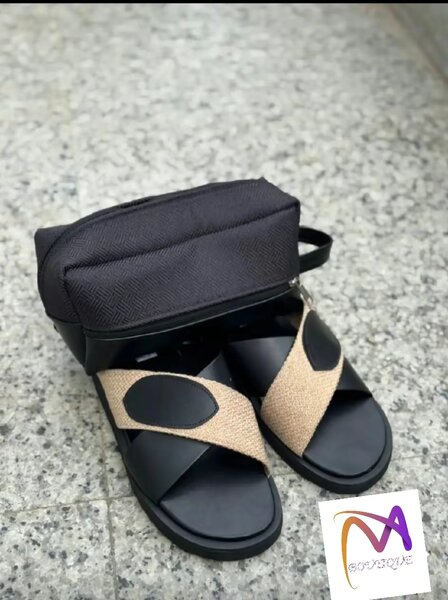 Sandales élégantes et sac banane