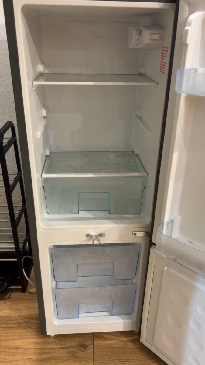 Réfrigérateur moderne éco-énergétique