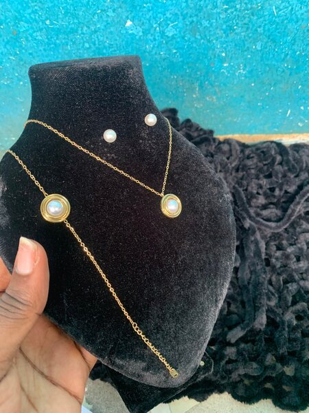 Parure élégante en or