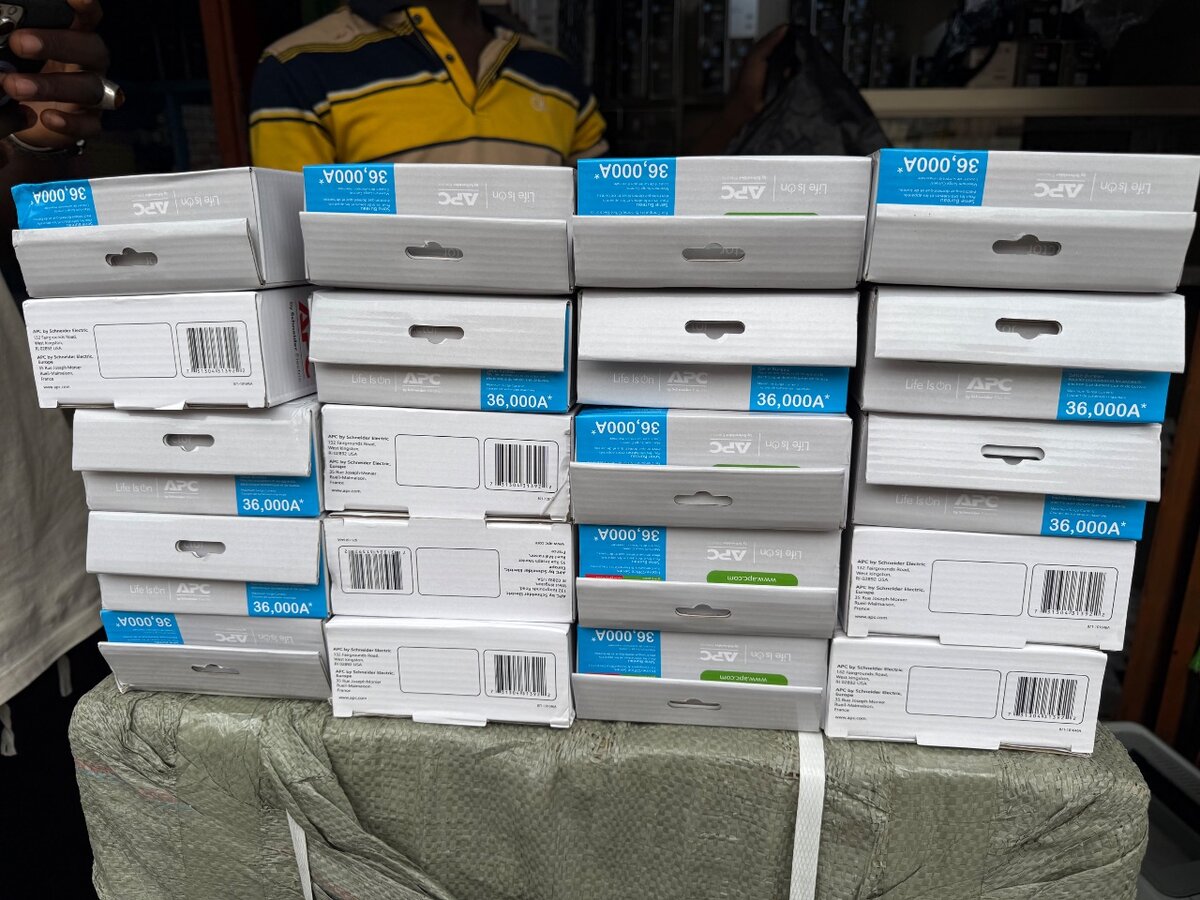 APC Surge Protector 6 Prises